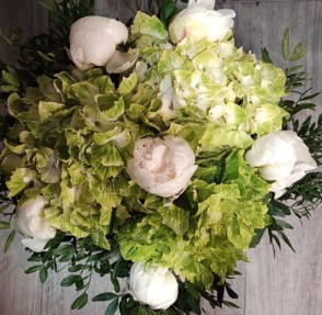 Bouquet de pivoines et hortensias